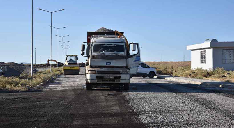 Siverek OSB’de yol çalışmaları devam ediyor