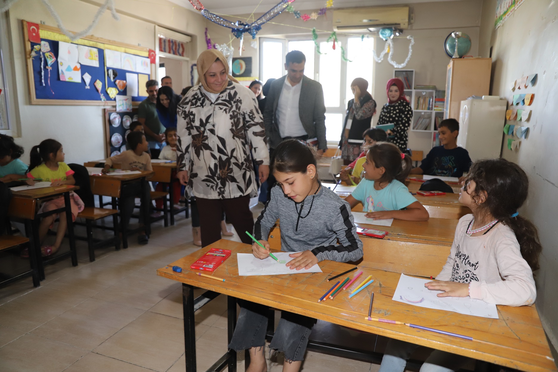 Şanlıurfa’daki öğrencilere kırtasiye ve giyim desteği!