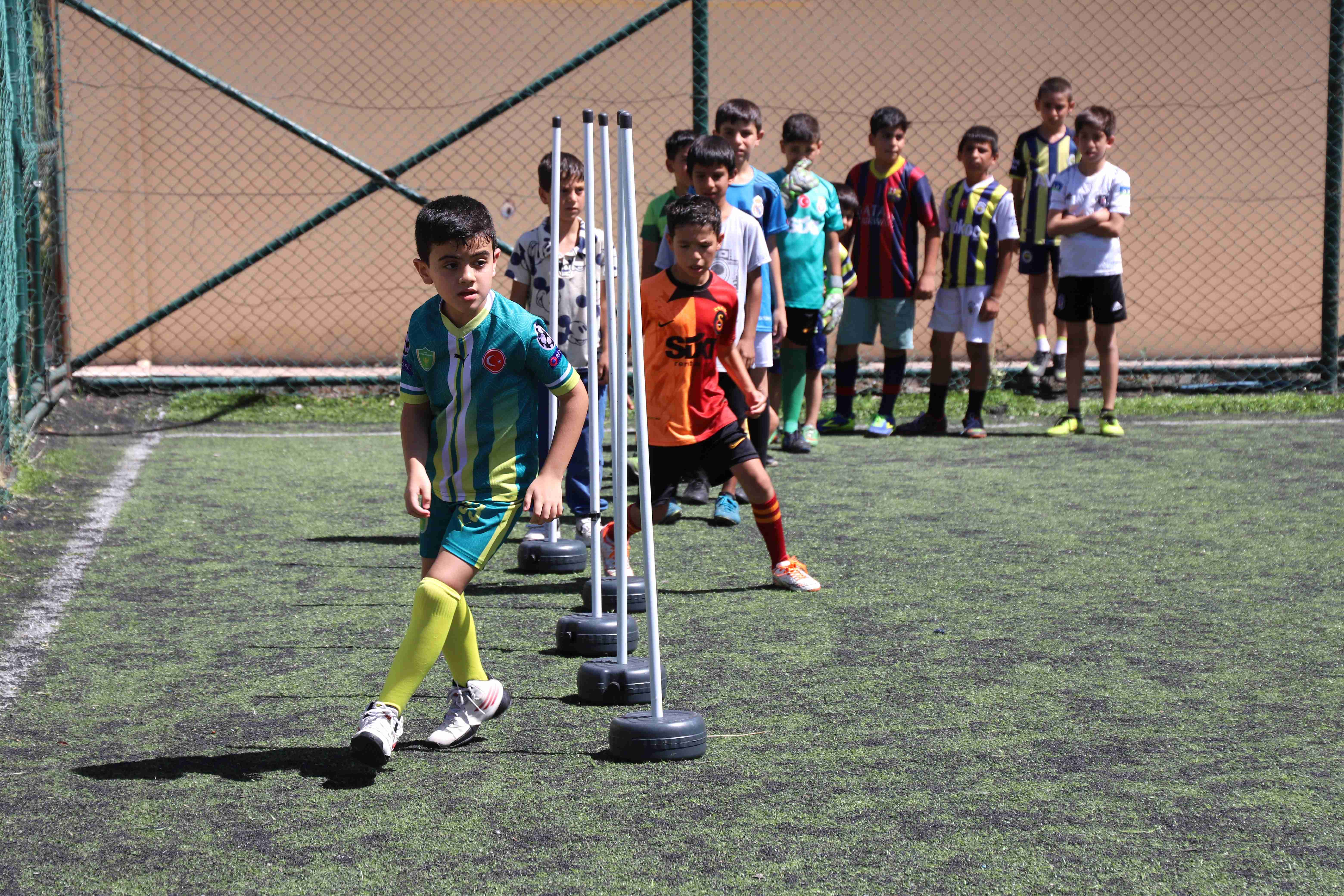 Karaköprü'de yaz spor kurslarına yoğun ilgi