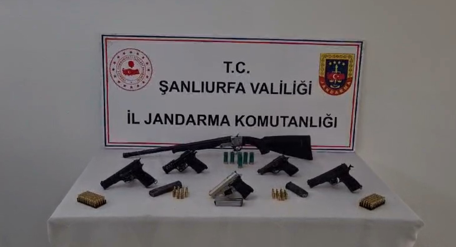 Jandarmadan terör operasyonu! Kamu görevlisi de yakalandı