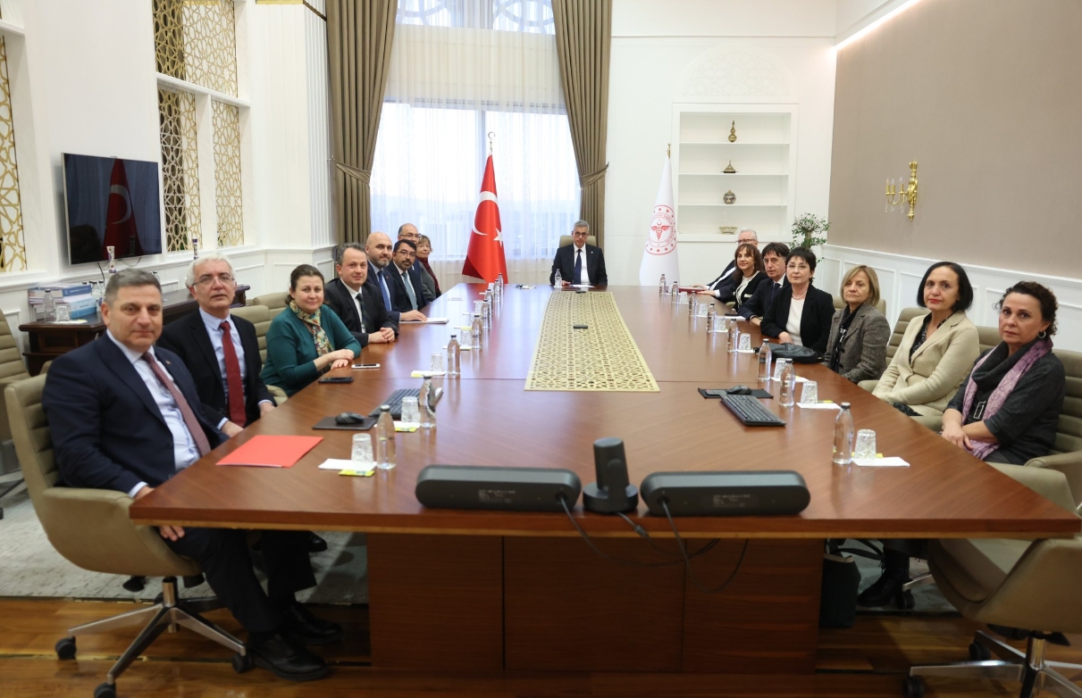 Sağlık Bakanlığı'nda 'yenidoğan' toplantısı! Yoğun bakım hizmetlerine düzenleme...