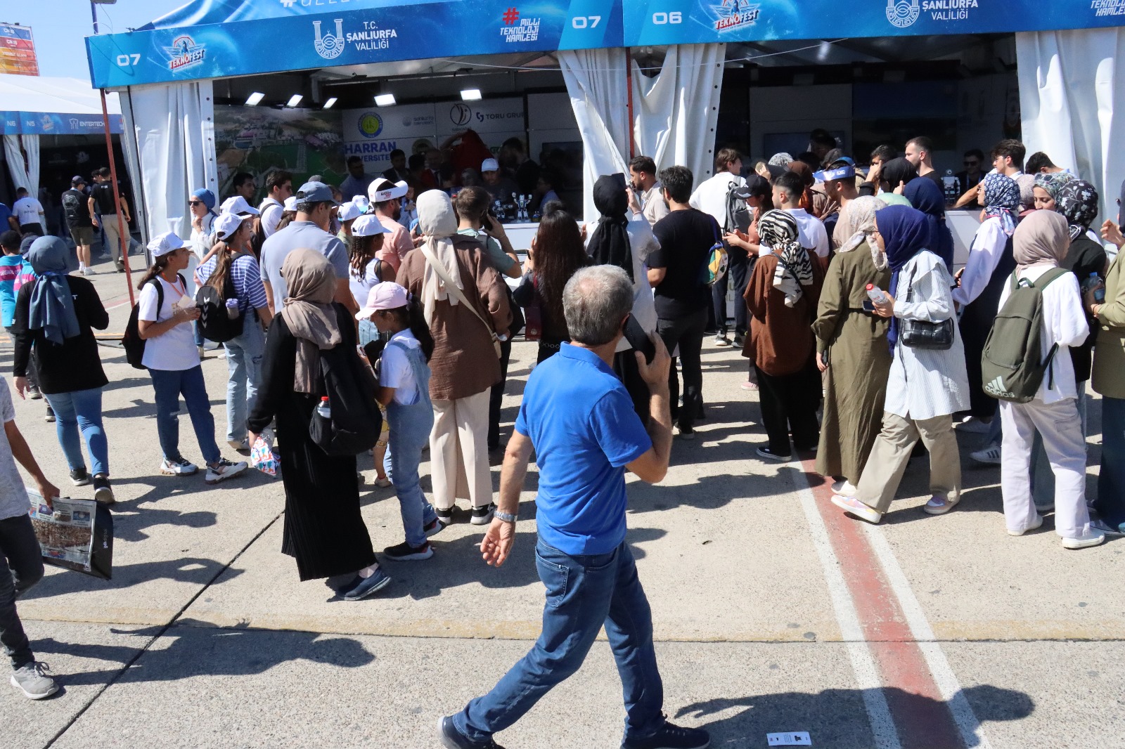 Ayakları yerden kesen festival! Şanlıurfa standına yoğun ilgi…