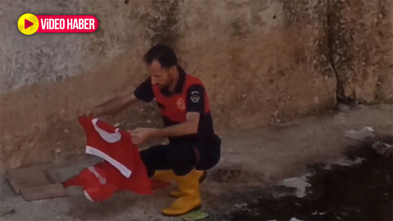 Şanlıurfa'da Türk bayrağına anlamlı hareket