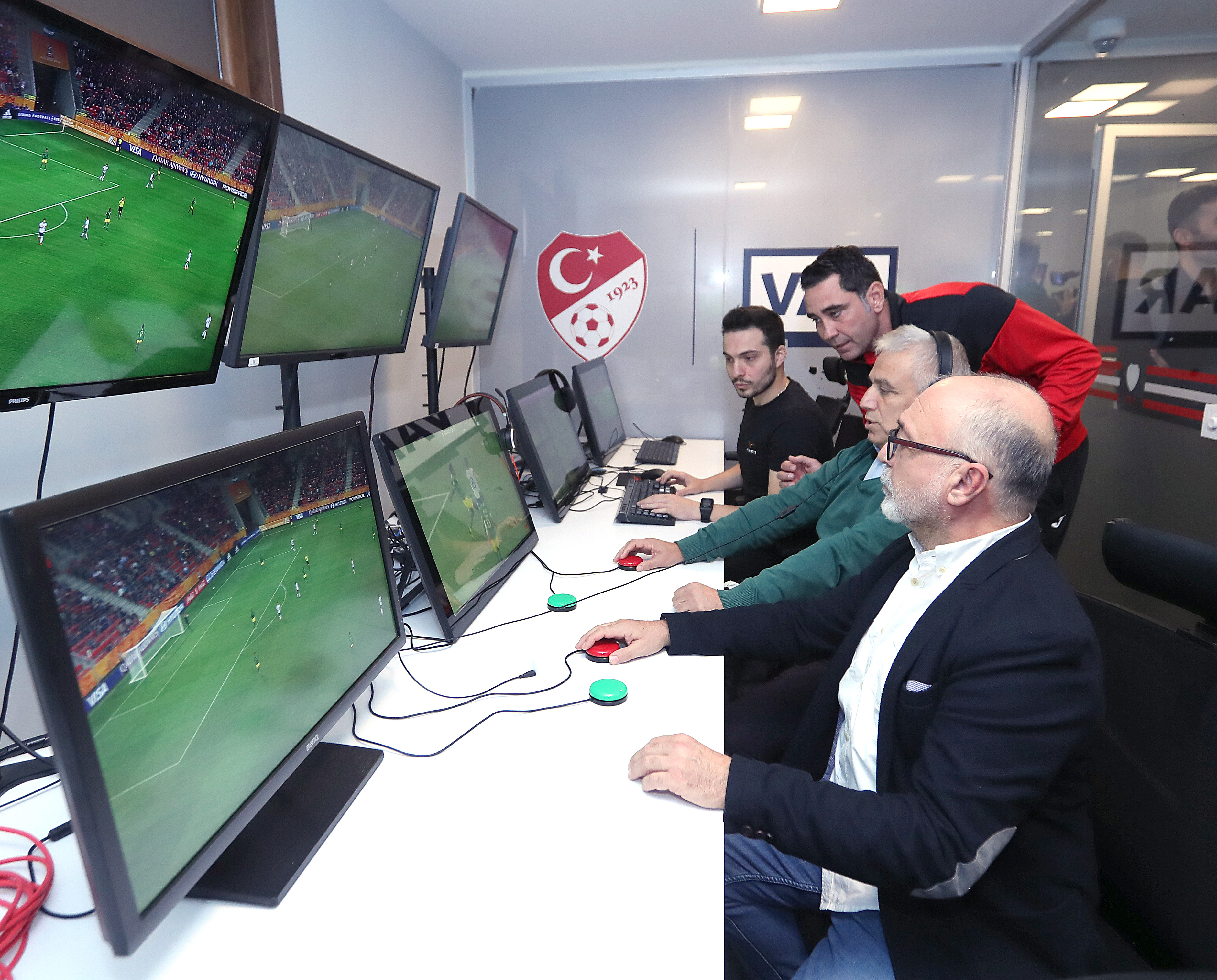 Futbolda yeni dönem: 'VAR'dan sonra 'FVS' geliyor