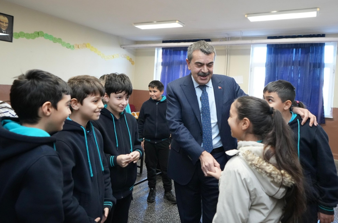 Özel okulların kitap ücretlerine sınırlama! Bakan açıkladı...