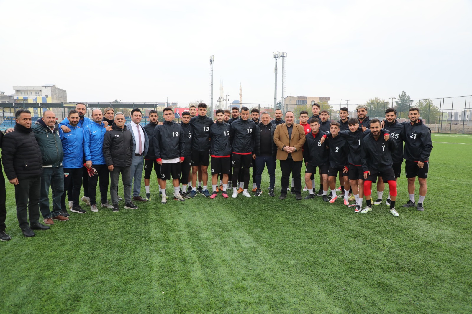 Başkan Ekinci’den lider Viranşehir Belediyespor’a moral ziyareti