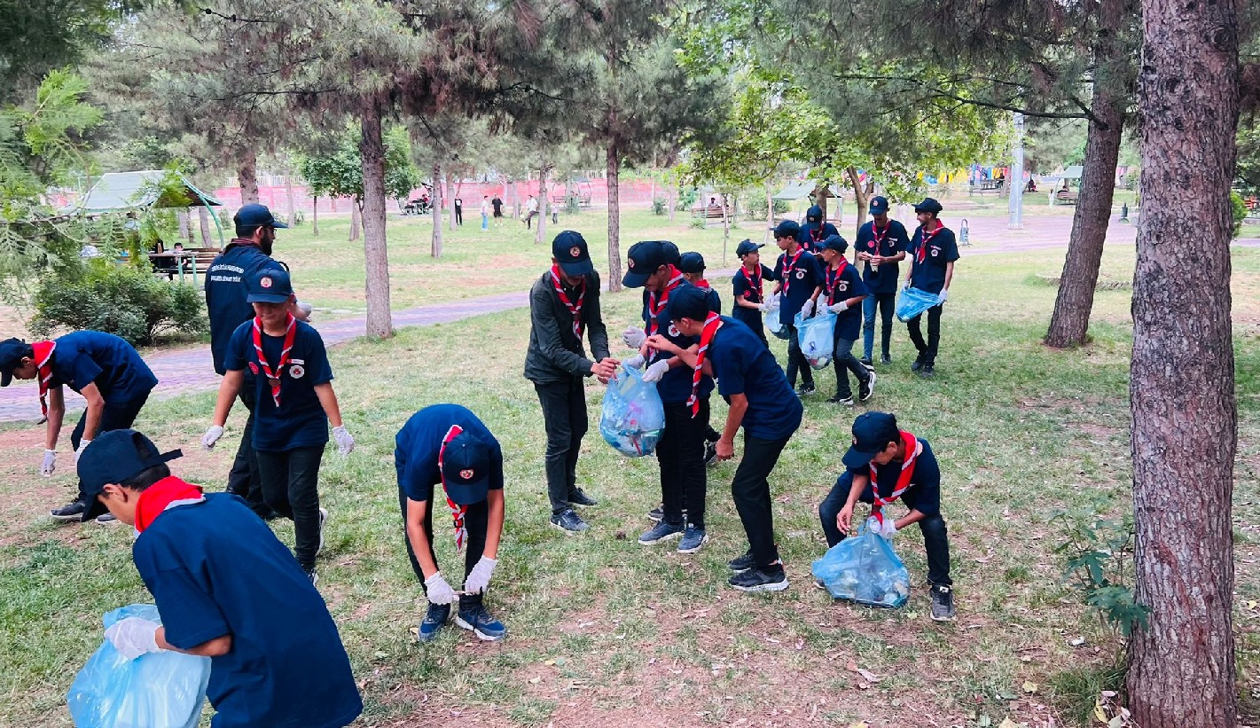 Şanlıurfa’da izcilerden örnek davranış