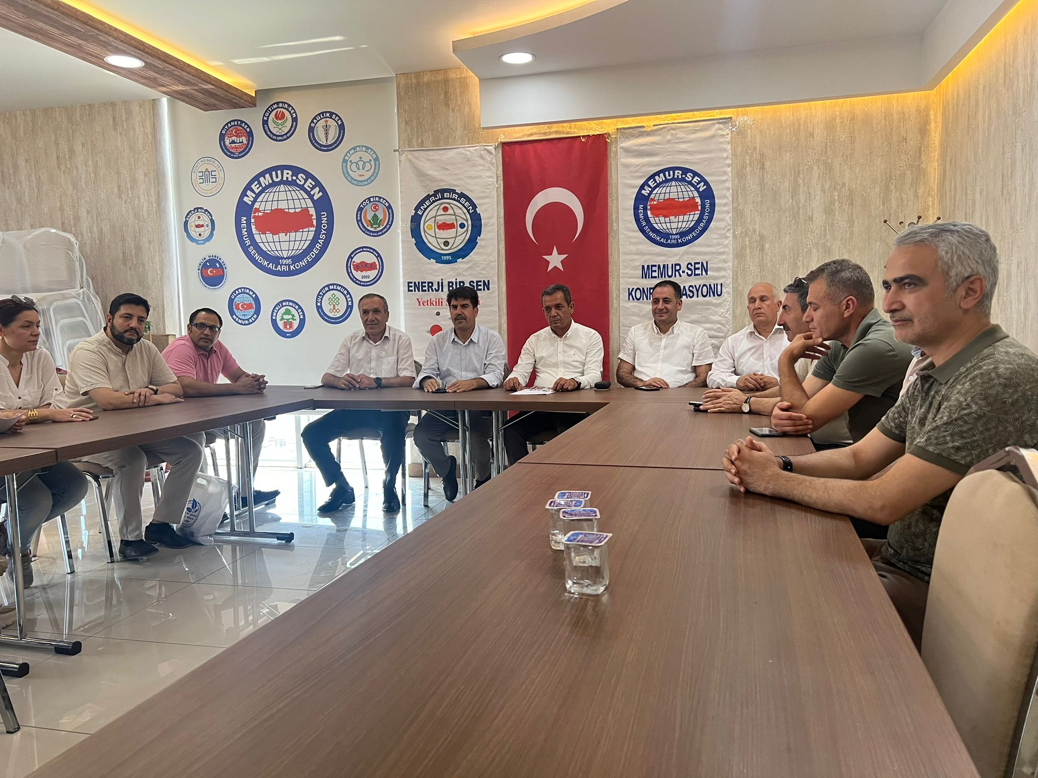 Şanlıurfa’da sendikalardan önemli buluşma: Haklarımıza sahip çıkacağız