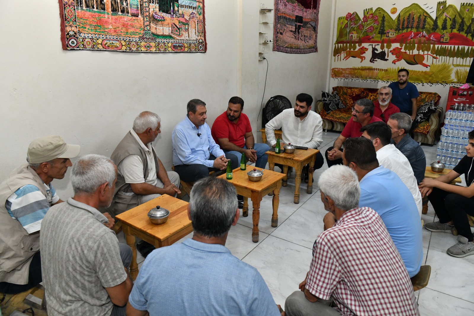 Vali Şıldak esnaf ve vatandaşlarla buluştu: 15 Temmuz'da Rabia Meydanı'nı dolduracağımıza inanıyorum