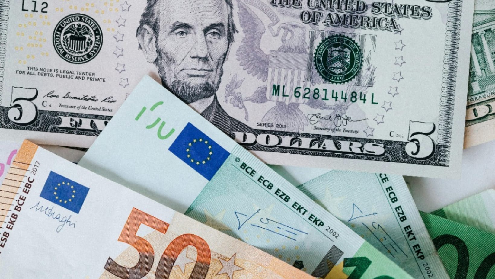 Dolar ve euro haftanın ilk işlem gününe nasıl başladı? İşte güncel döviz kurları...