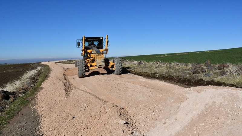 Siverek kırsalında yol çalışmaları sürüyor