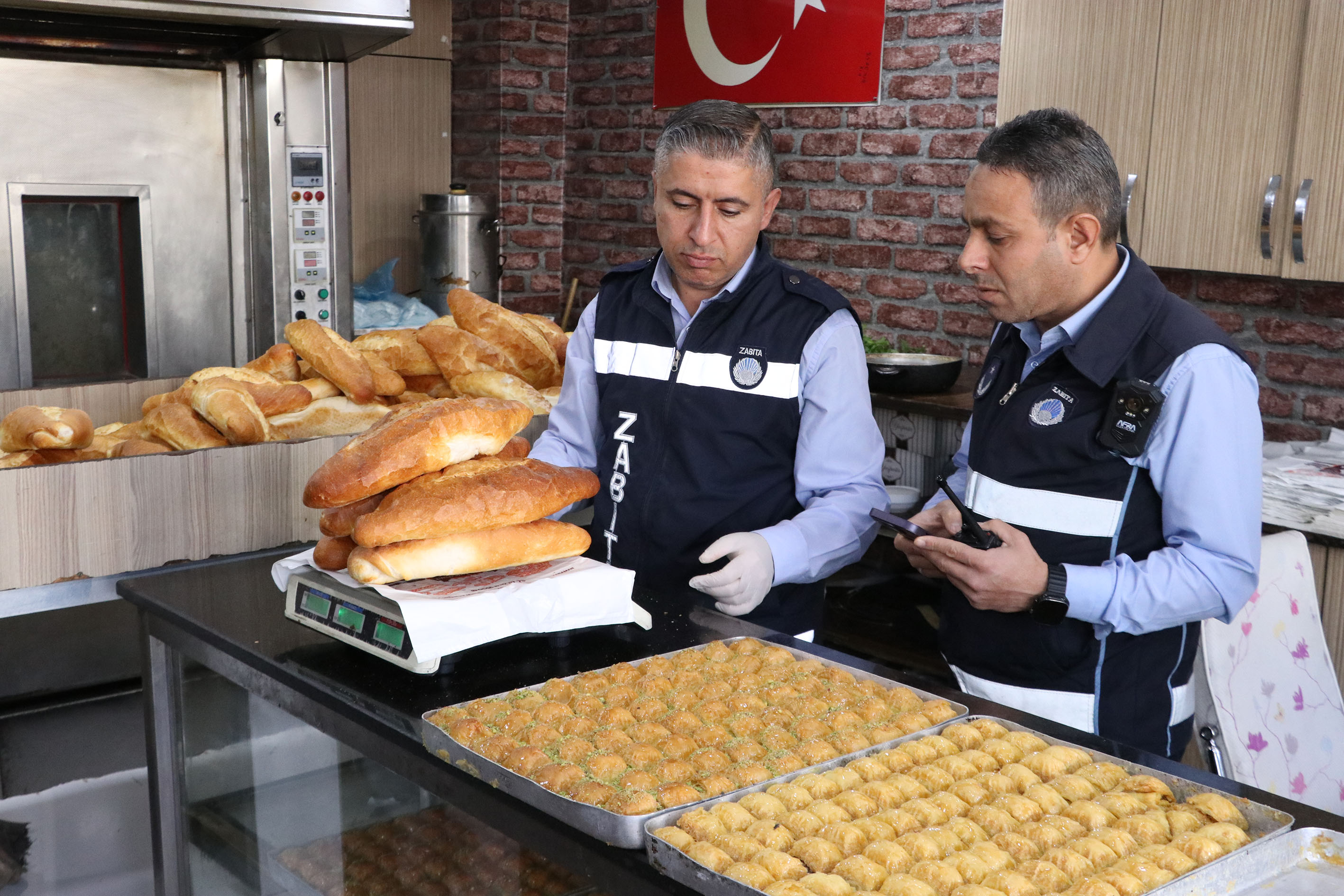 Şanlıurfa’da zabıtadan fırın ve kantinlere sıkı markaj!